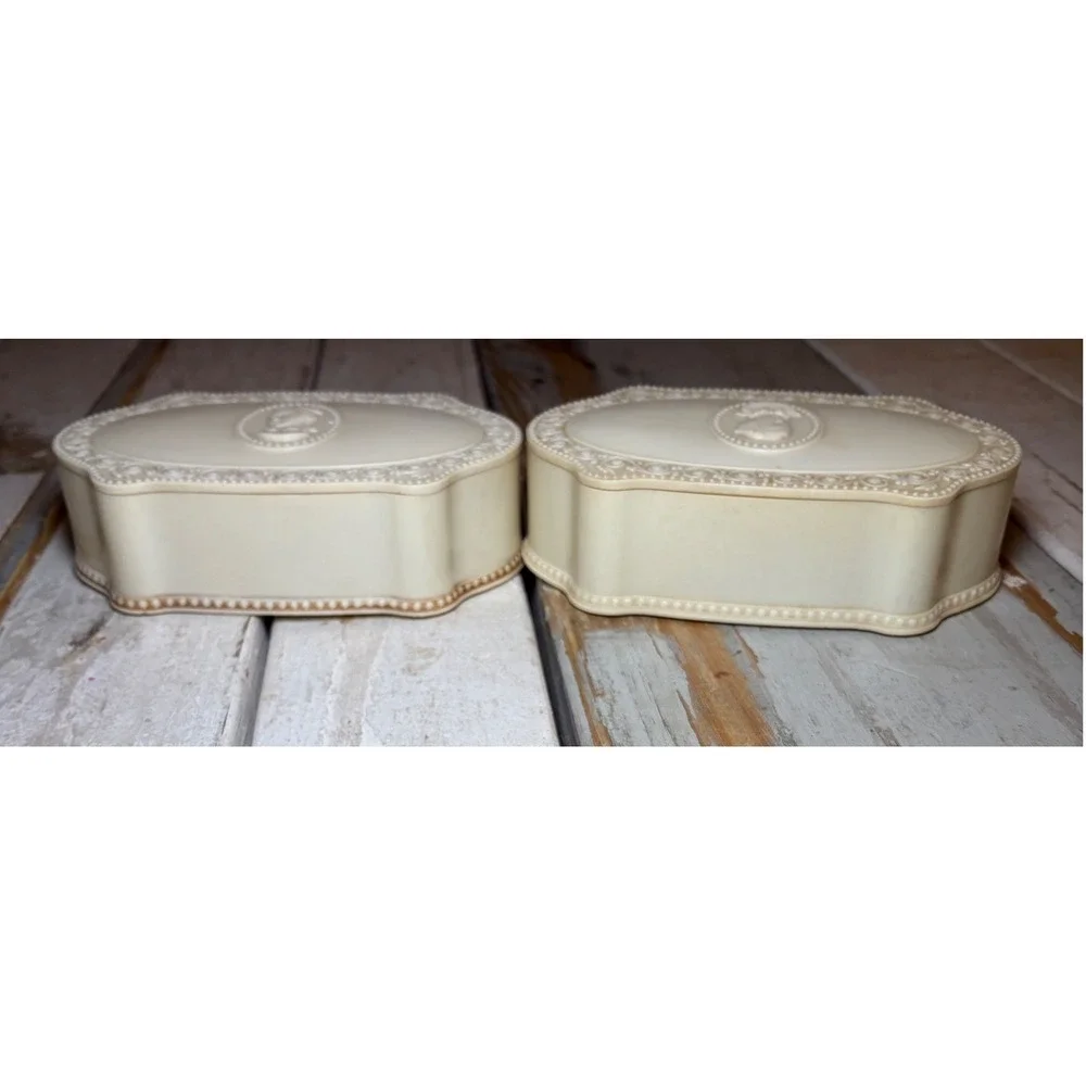Set (2) Vintage LUXOR Vanity Trinket Dresser Boxes Cameo Design Molded Plastic